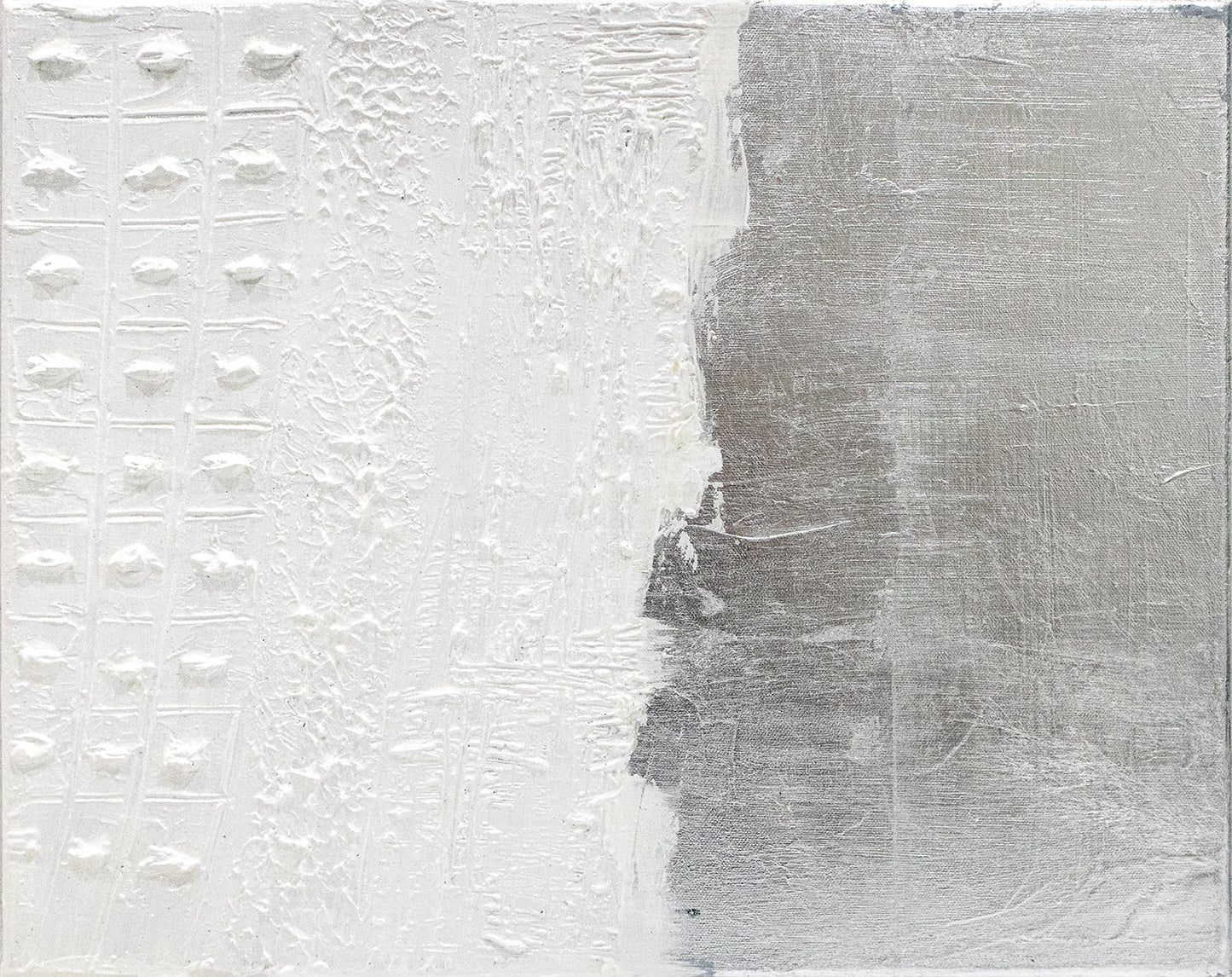 Crocodile - White Silver